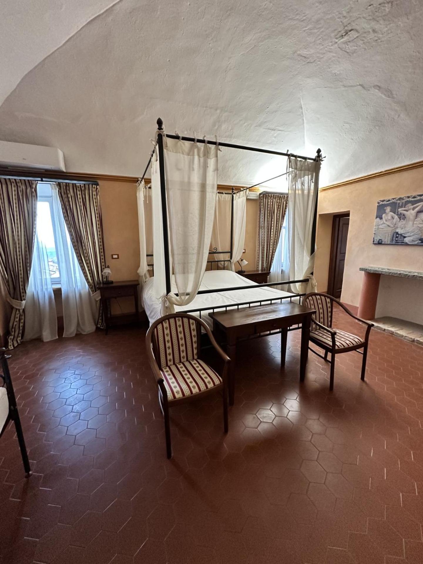 Abbazia Delle Sorelle ノヴェッロ エクステリア 写真